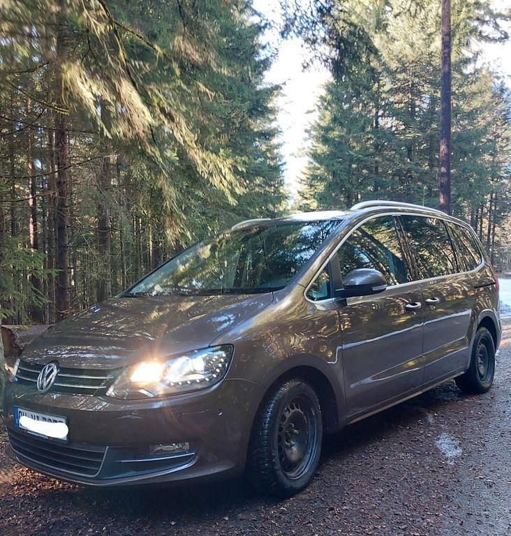Gebraucht VW Sharan Highline 177 PS (130 kW) 2013 Braun Van / Kleinbus