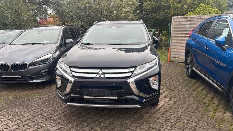 Schwarz Gebraucht 2019 Mitsubishi Eclipse Cross Diamant Edition SUV | 15.990 € (Fairer Preis) - Bild 1/4
