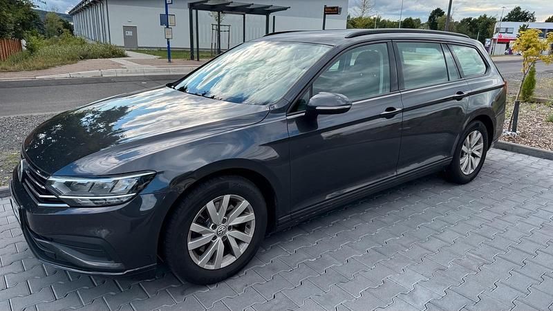 Grau Gebraucht 2019 VW Passat Kombi | 9.400 € (Fairer Preis) - Bild 1/4