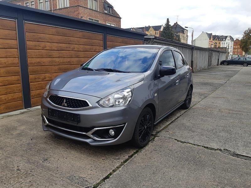 Grau Gebraucht 2018 Mitsubishi Space Star Active Kleinwagen | 7.999 € (Guter Preis) - Bild 1/4