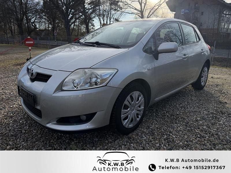 Gebraucht Toyota Auris 124 PS (91 kW) 2009 Silber Kleinwagen