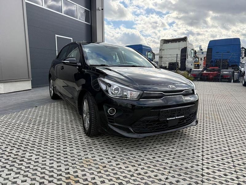 Gebraucht Kia Rio Vision 101 PS (74 kW) 2022 Schwarz Limousine