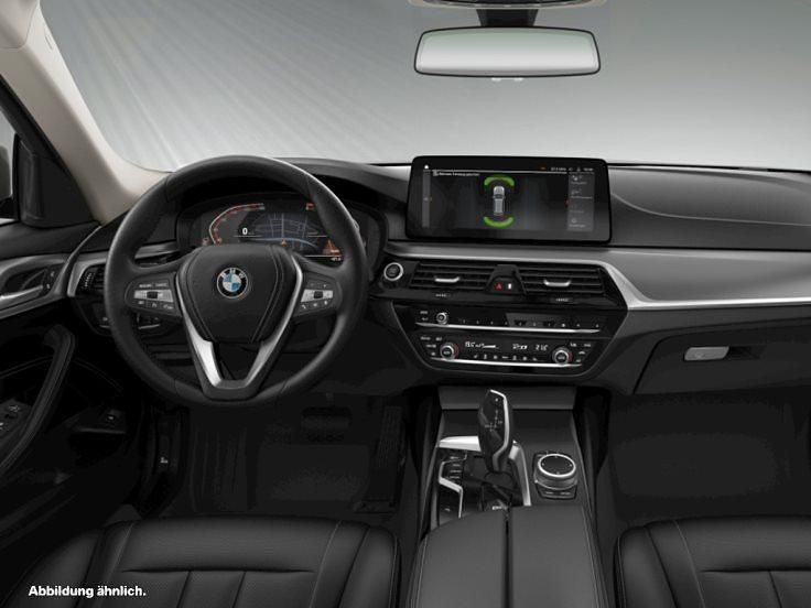 Używany BMW 520 Efficient Dynamics 190 KM (139 kW) 2022 Biały Kombi