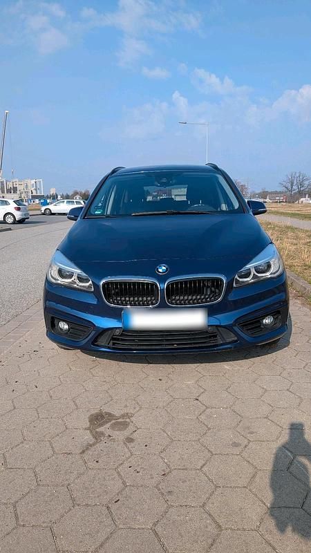 Gebraucht BMW 218 Advantage 135 PS (99 kW) 2017 Blau Kombi