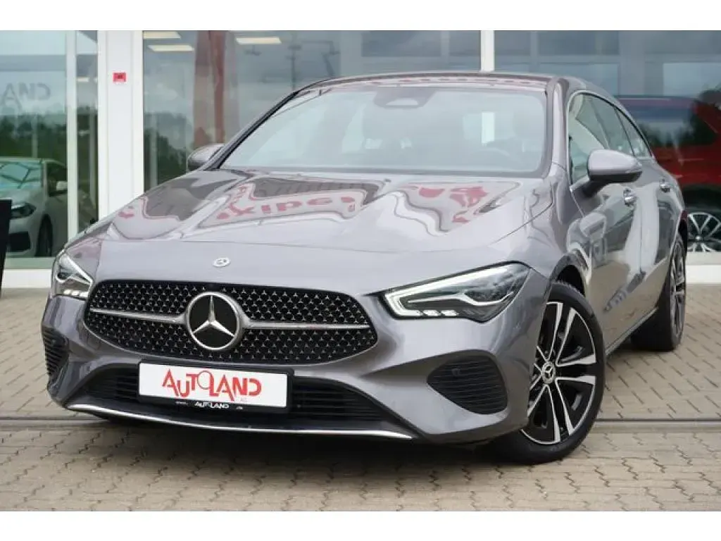 Gebraucht Mercedes CLA200 163 PS (119 kW) 2023 Grau (metallic) Coupé