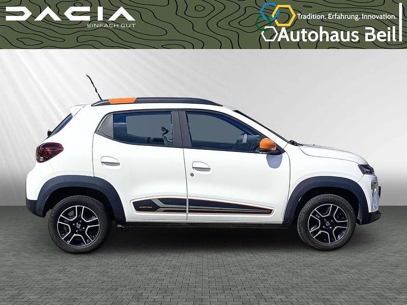 Gebraucht Dacia Spring Comfort Plus 33 kW (45 PS) 2022 Polarweiss Kleinwagen