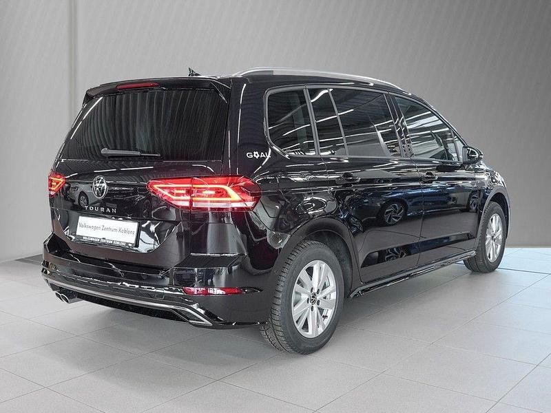 Gebraucht VW Touran Comfortline 150 PS (110 kW) 2024 Deep black perleffekt Van / Kleinbus
