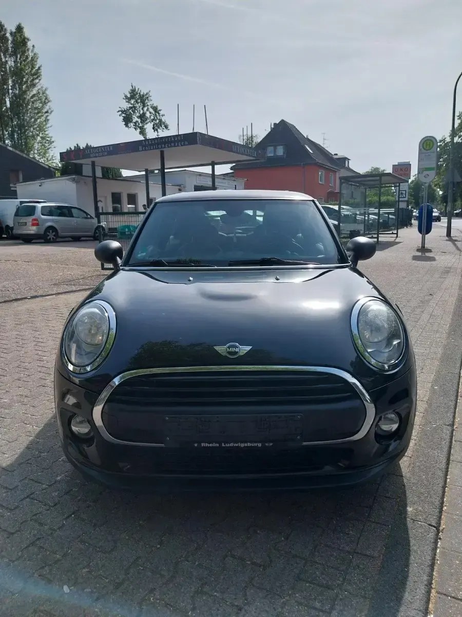 Gebraucht Mini ONE 102 PS (75 kW) 2015 Midnight black metallic Kleinwagen