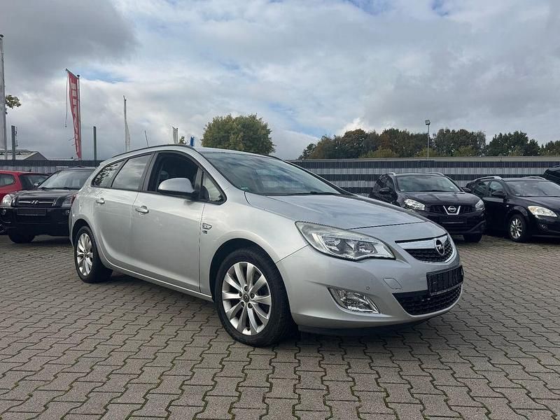 Silber Gebraucht 2012 Opel Astra Kombi | 4.750 € (Fairer Preis) - Bild 1/4