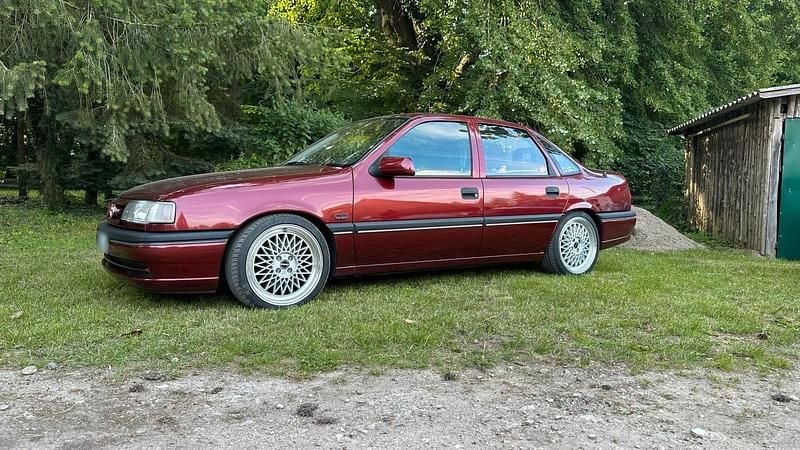 Gebraucht Opel Vectra 90 PS (66 kW) 1992 Rot Limousine