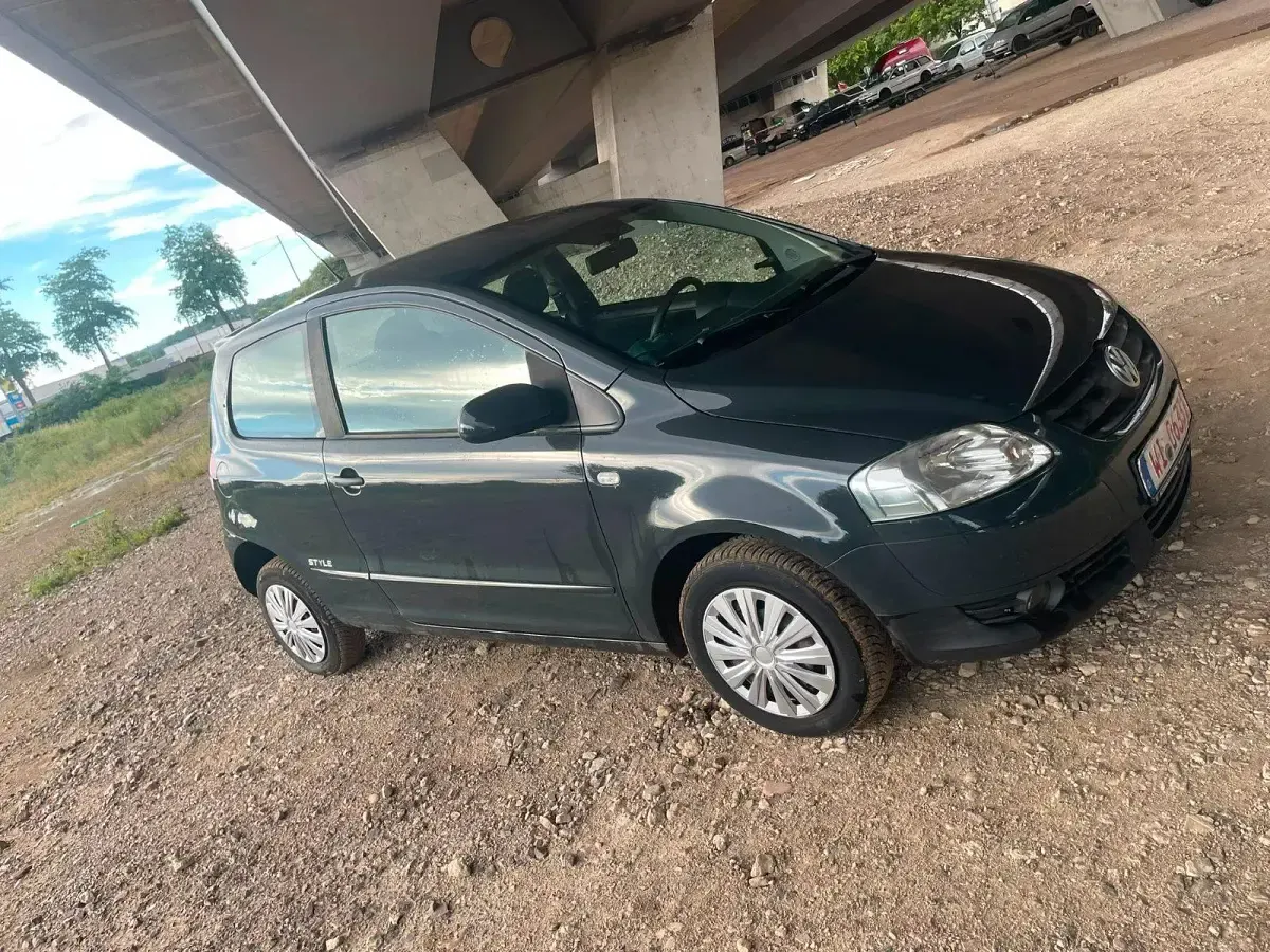 Gebraucht VW Fox Style 60 PS (44 kW) 2011 Grau Kleinwagen