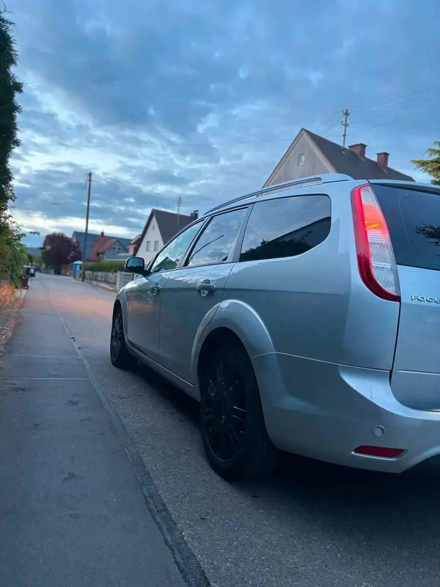Gebraucht Ford Focus 136 PS (100 kW) 2010 Silber Kombi