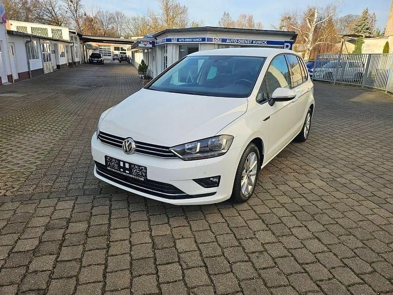 Pure white Gebraucht 2015 VW Golf Sportsvan LOUNGE Van / Kleinbus | 10.999 € (Teuer) - Bild 1/4