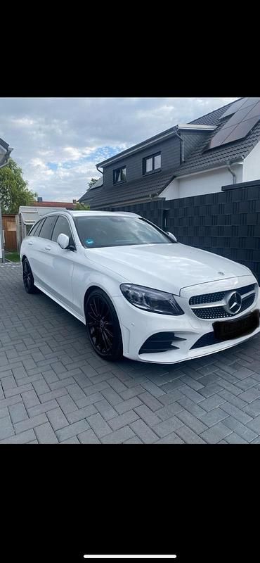 Weiß Gebraucht 2019 Mercedes C300 AMG line Kombi | 29.000 € (Teuer) - Bild 1/4