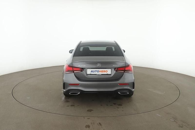 Gebraucht Mercedes A250 AMG line 224 PS (164 kW) 2021 Grau Limousine