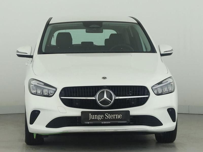 Gebraucht Mercedes B250e Advanced 218 PS (160 kW) 2025 Weiß Van / Kleinbus