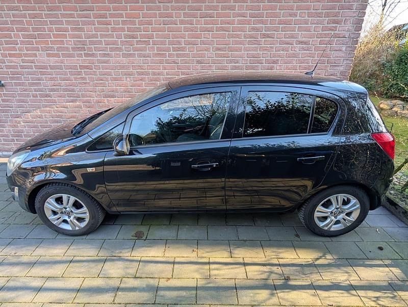 Gebraucht Opel Corsa Innovation 100 PS (73 kW) 2013 Schwarz Kleinwagen