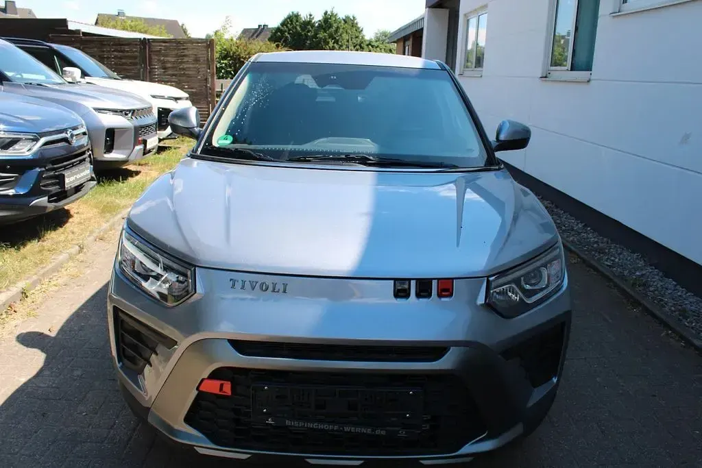 Neu KGM Tivoli 163 PS (119 kW) 2026 Grau SUV