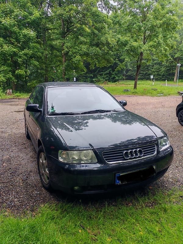 Schwarz Gebraucht 2000 Audi A3 Ambition Limousine | 1.000 € (Guter Preis) - Bild 1/4