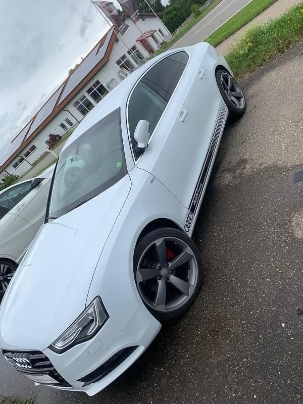 Weiß Gebraucht 2013 Audi A5 Sportback Limousine | 10.000 € - Bild 1/4