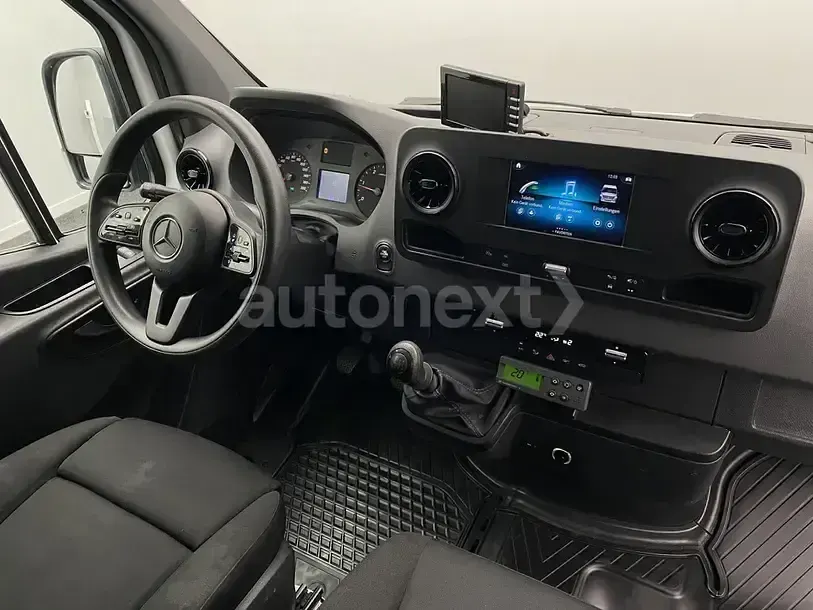 Używany Mercedes Sprinter 163 KM (119 kW) 2020 Biały Van