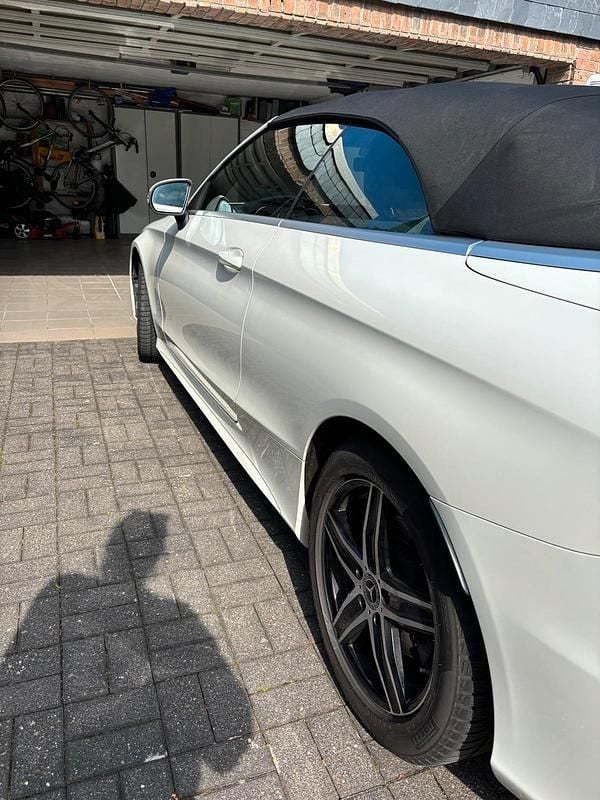 Gebraucht Mercedes C180 AMG line 156 PS (114 kW) 2019 Weiß Cabrio