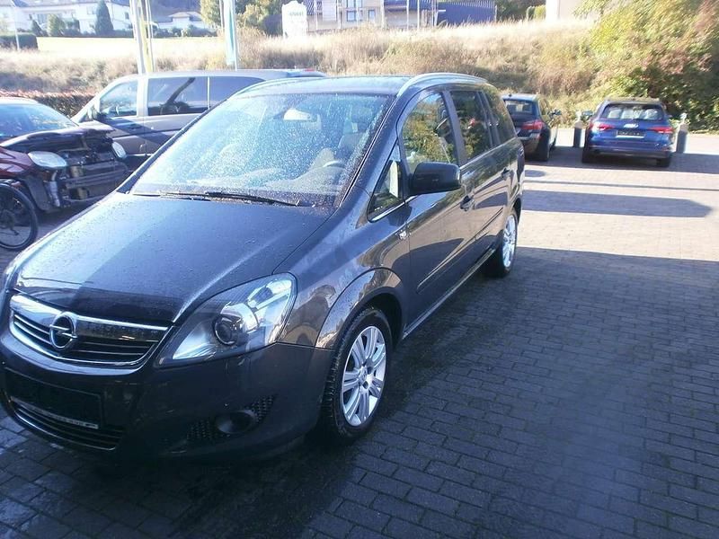 Phantom/rocky/asteroid grey Gebraucht 2012 Opel Zafira Family Van / Kleinbus | 5.500 € - Bild 1/4