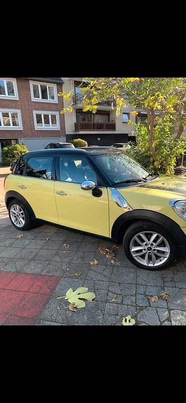 Gebraucht Mini Cooper D Countryman 116 PS (85 kW) 2011 Gelb SUV