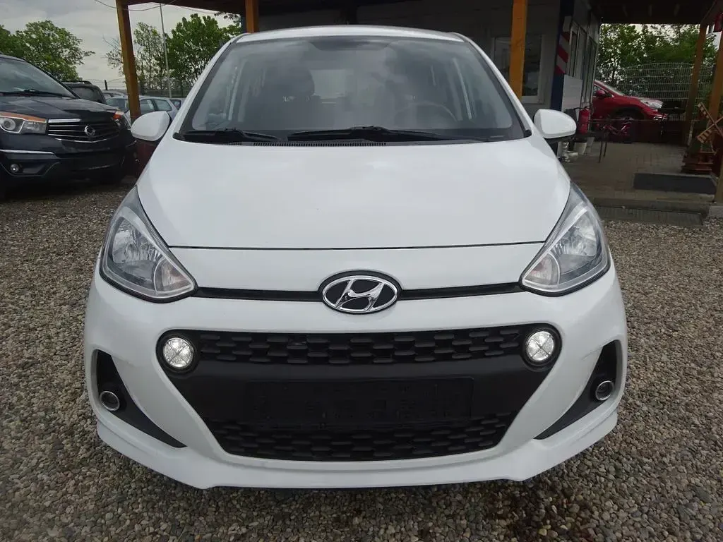 Gebraucht Hyundai i10 YES! 67 PS (49 kW) 2018 Weiß Kleinwagen