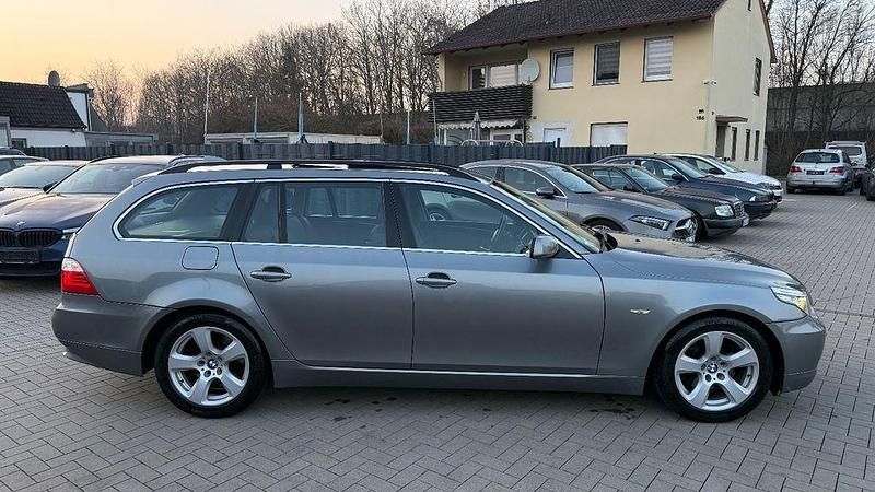 Gebraucht BMW 530 Advantage 235 PS (172 kW) 2008 Grau Kombi