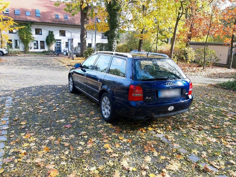 Gebraucht Audi A4 Design 165 PS (121 kW) 1999 Blau Kombi