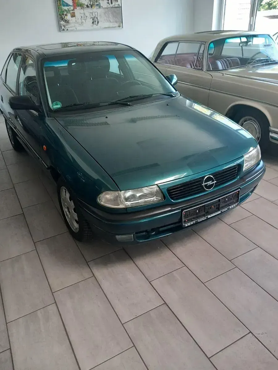 Gebraucht Opel Astra 75 PS (55 kW) 1998 Blau Kleinwagen