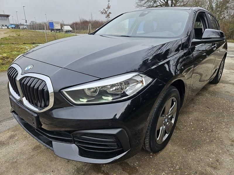 Schwarz Gebraucht 2020 BMW 118 Advantage Kleinwagen | 14.161 € (Fairer Preis) - Bild 1/4