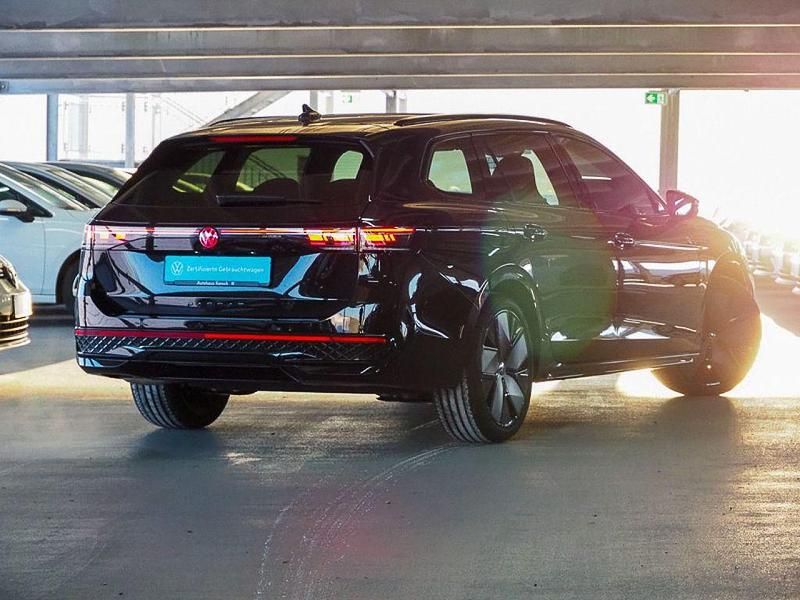 Neu VW Passat R-line 193 PS (141 kW) 2025 Schwarz Kombi