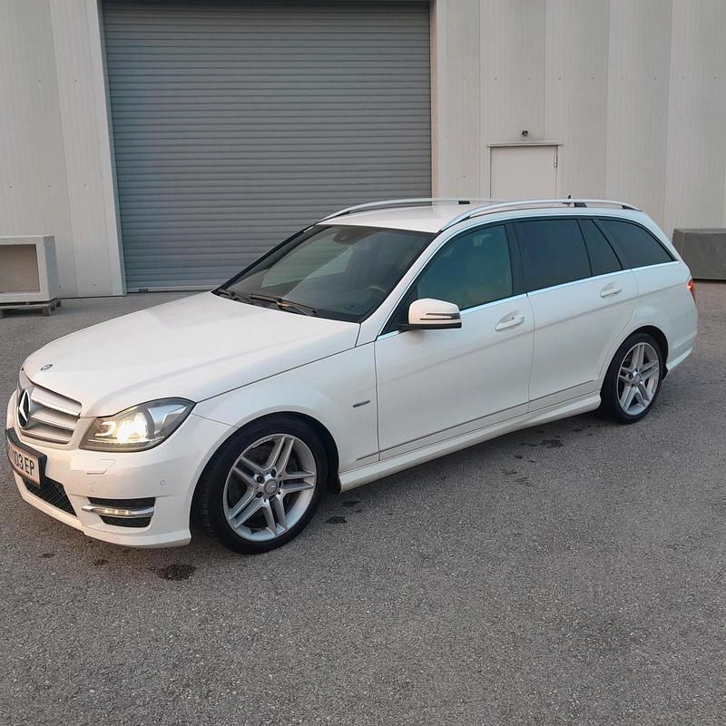 Weiß Gebraucht 2012 Mercedes C300 Kombi | 8.900 € (Fairer Preis) - Bild 1/4