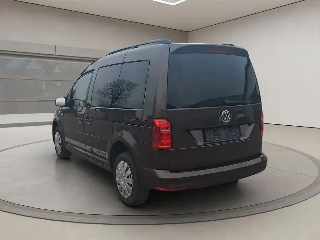 Gebraucht VW Caddy Beach 102 PS (75 kW) 2017 Braun Van / Kleinbus