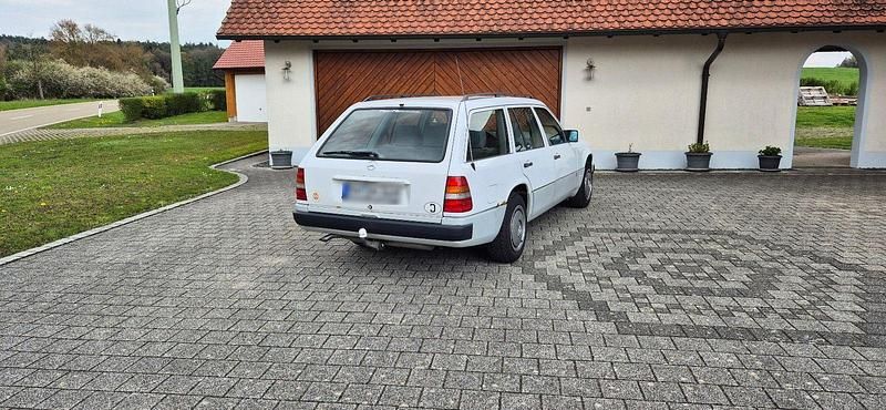Second-hand Mercedes E250 94 CP (69 kW) 1992 Alb Break