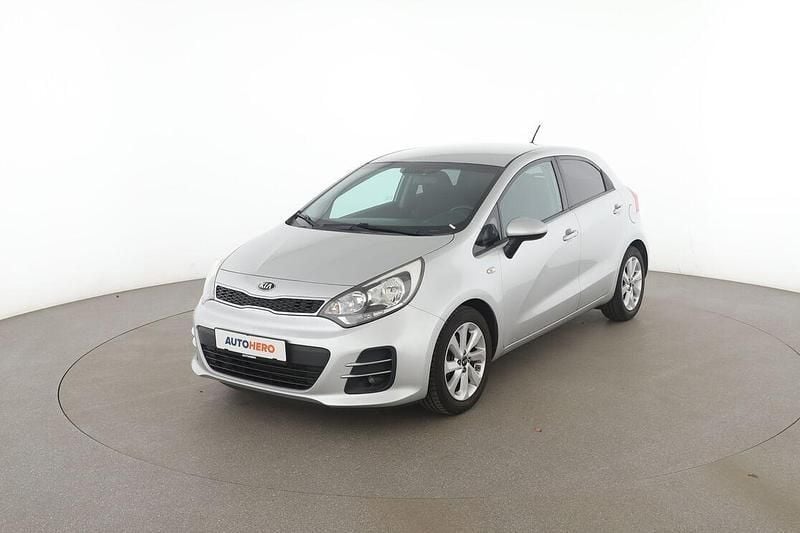 Grau Gebraucht 2015 Kia Rio 4 Limousine | 7.670 € (Fairer Preis) - Bild 1/3