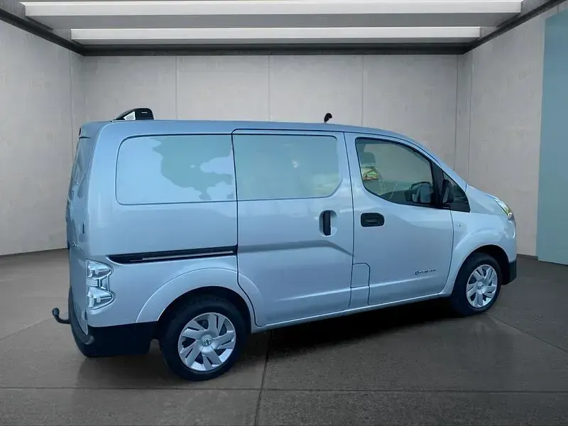 Gebraucht Nissan e-NV200 Comfort 80 kW (109 PS) 2021 Silber Van / Kleinbus