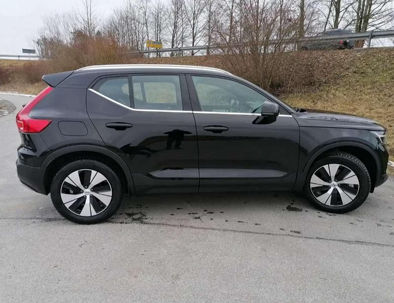 Gebraucht Volvo XC40 Core 211 PS (155 kW) 2022 Schwarz SUV
