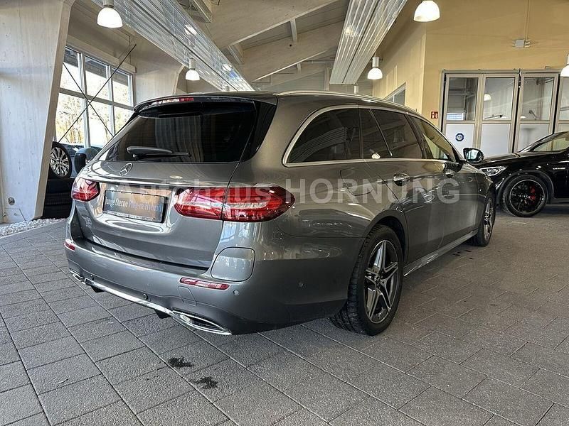 Gebraucht Mercedes E300 AMG line 320 PS (235 kW) 2021 Metalliclack selenitgrau Limousine