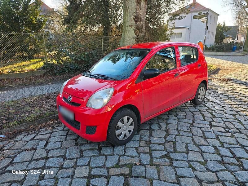 Gebraucht Daihatsu Cuore 2011 Rot Kleinwagen