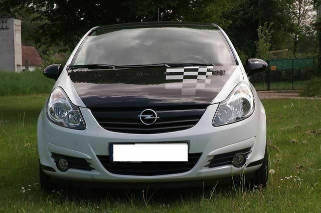 Gebraucht Opel Corsa 101 PS (74 kW) 2010 Weiß metallic Kleinwagen
