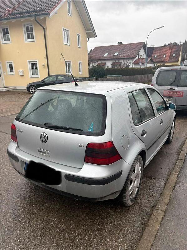 Gebraucht VW Golf IV 102 PS (75 kW) 2000 Silber Kleinwagen