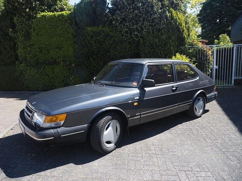 Grau Gebraucht 1989 Saab 900 Kleinwagen | 11.111 € - Bild 1/4
