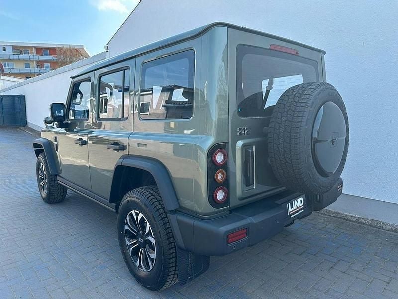 Neu BAW 212 166 PS (122 kW) 2026 Grün SUV