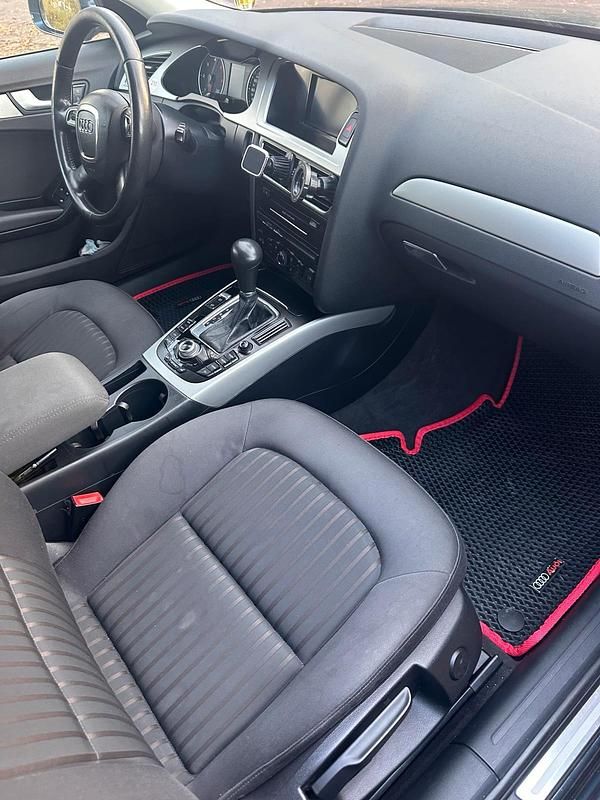 Gebraucht Audi A4 2010 Grau Kombi