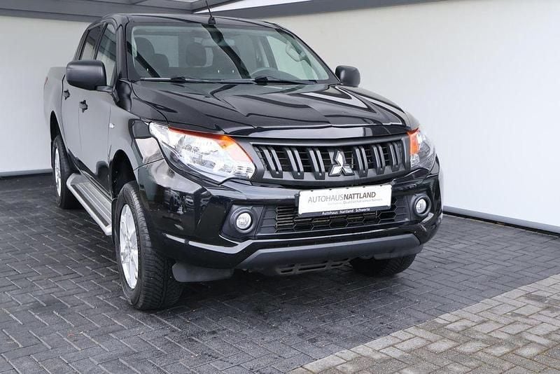 Gebraucht Mitsubishi L200 154 PS (113 kW) 2019 Schwarz Abholung