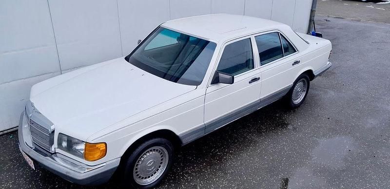 Gebraucht Mercedes 300 150 PS (110 kW) 1985 Weiß Limousine