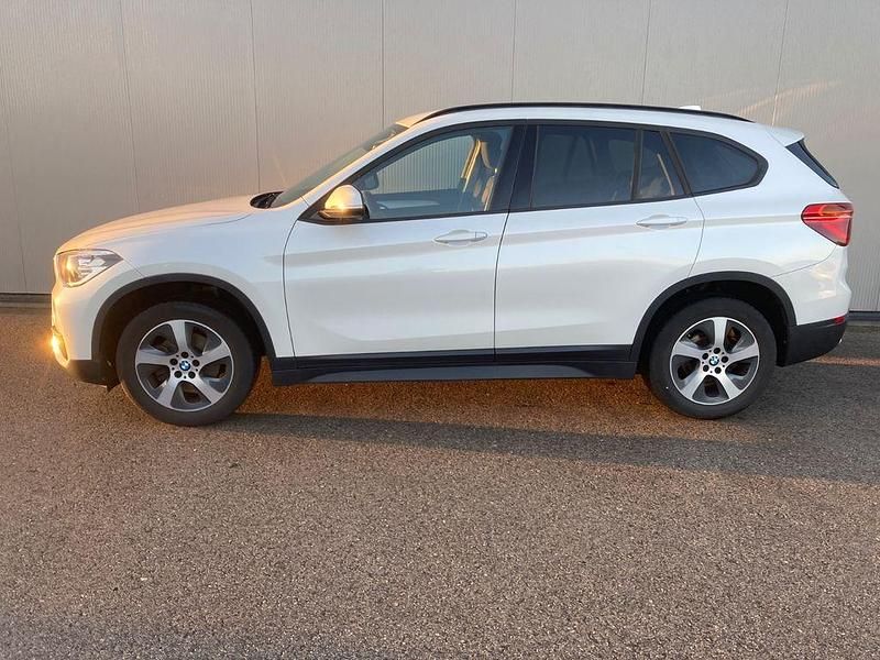 Weiß Gebraucht 2018 BMW X1 SUV | 16.900 € (Superpreis) - Bild 1/4